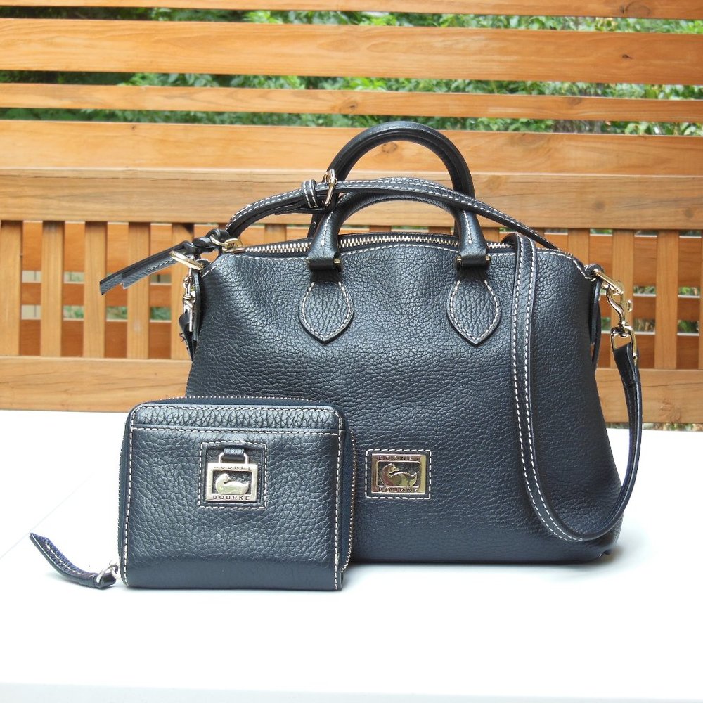 EUC Dooney & Bourke Crossbody